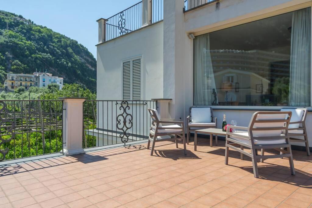 Ferienwohnung Casa Gege', For Up To 5 Guests, Shared Pool, Sorrento Center Exterior foto
